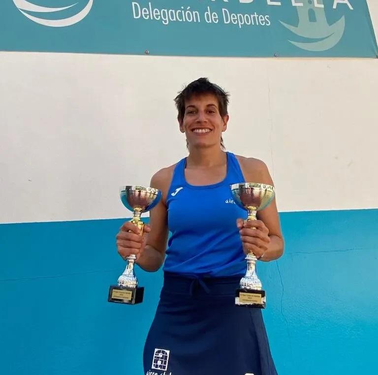 Imagen María Torres, campeona en individuales y dobles del Open de Marbella.