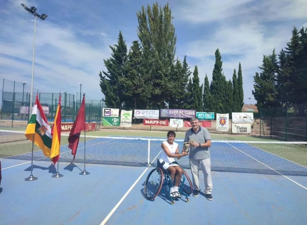 Imagen María Torres se lleva el cuadro individual y doble del II Torneo de Promoción.