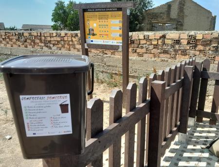 Imagen Vecinos de Peralta de Alcofea y Salas Altas esperan su primer compost.