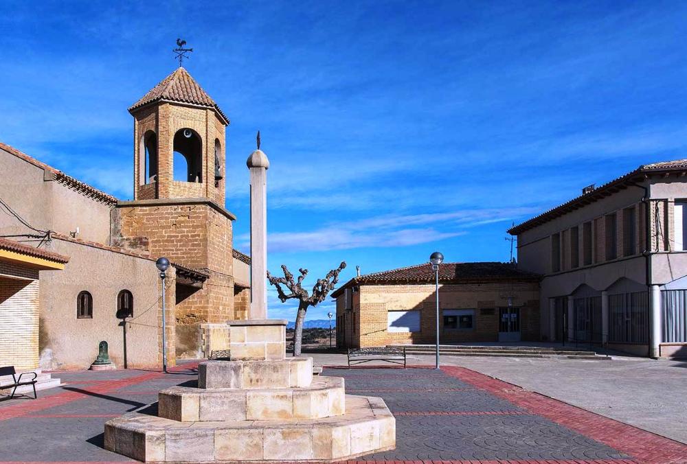 Imagen: Lagunarrota. Plaza e Iglesia de San Gil Abad.